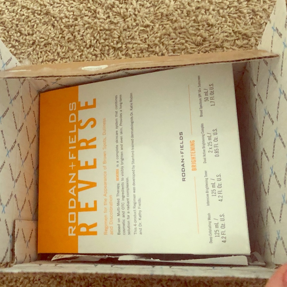 BNIB RODAN AND FIELDS ReVeRsE line! Exp 07-19 ❤️❤️